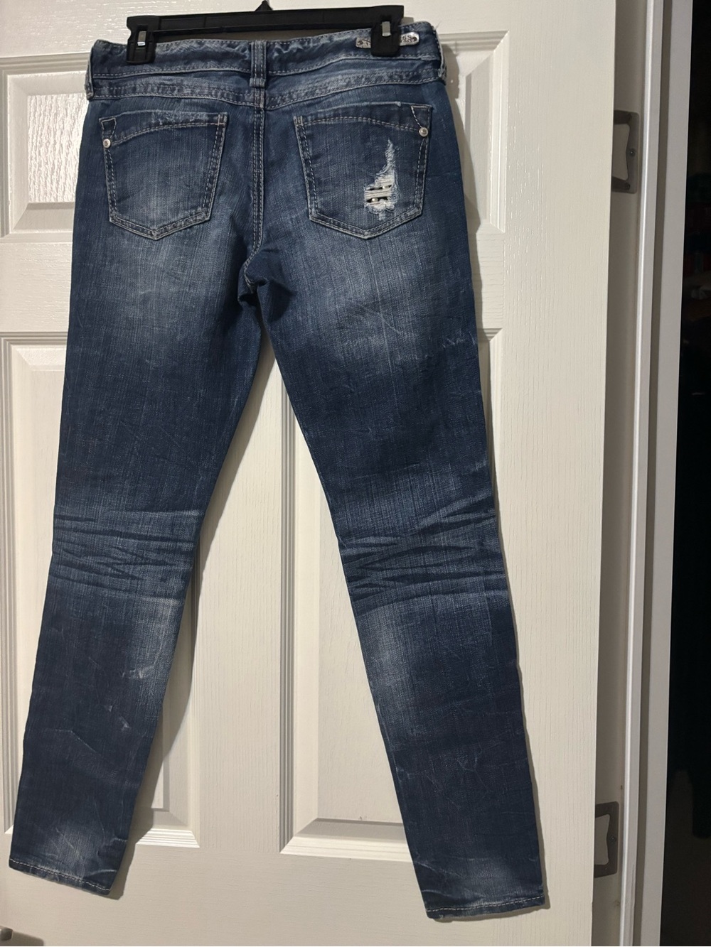 Express women’s skinny studded Jeans size 4. Low cut. Very good used condition. - Picture 8 of 11